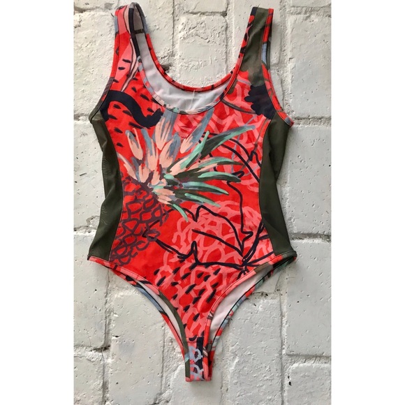 Gymshark X Nikki Blackketter - Picture 2 of 3